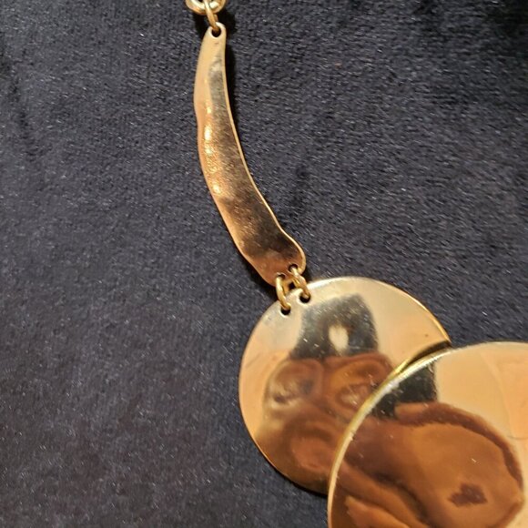 Womens Fashion Gold Tone Large Coin Disc Pendant Necklace with Lobster Clasp - Picture 5 of 7